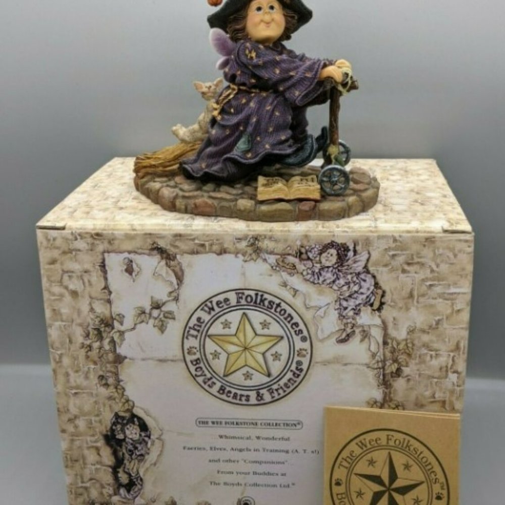 Hilda w/Scaredy Cat & Ezra